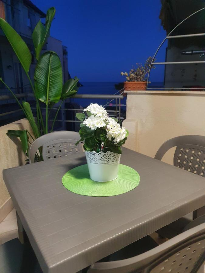 Casa vacanze Aci Trezza Aci Castello Exterior foto